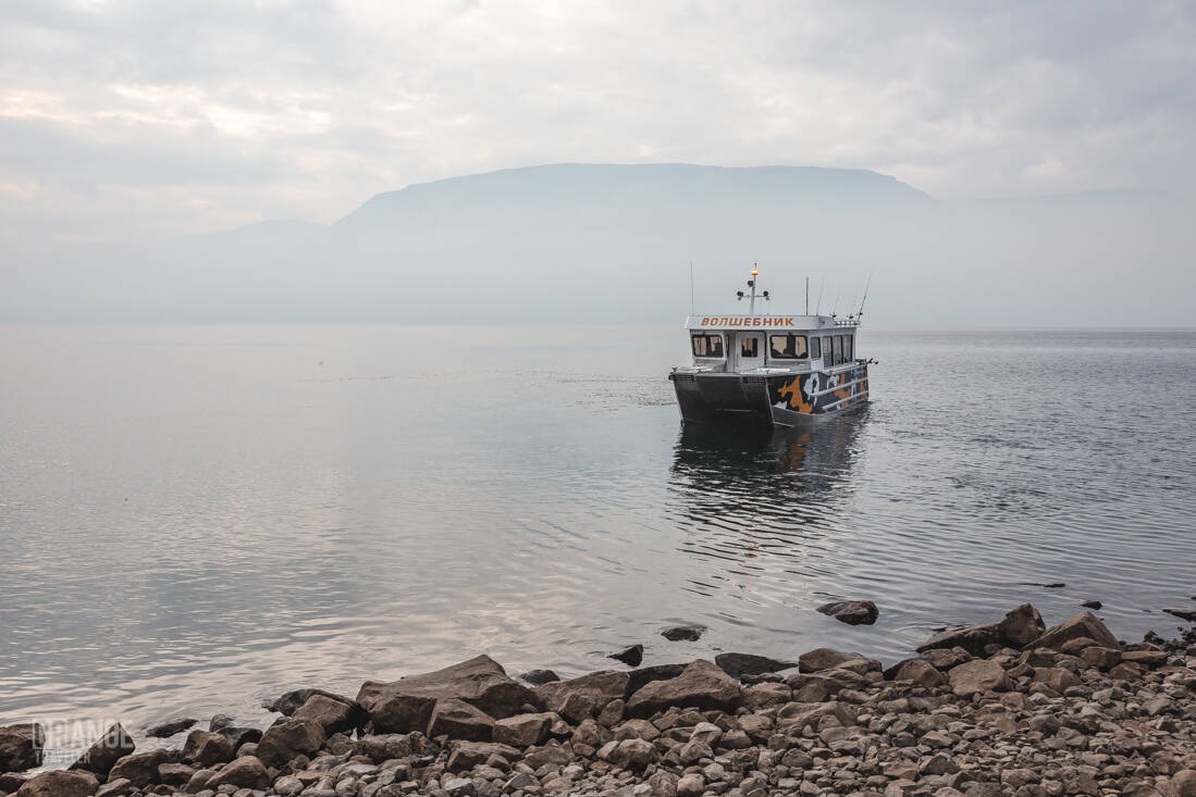 The boat Volshebnik on Lake Lama
