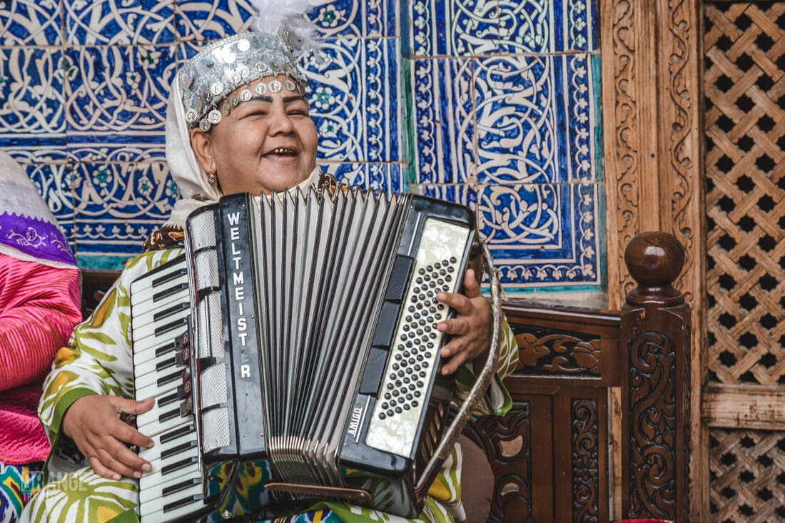 Performer at Tash-Hauli Palace in Khiva