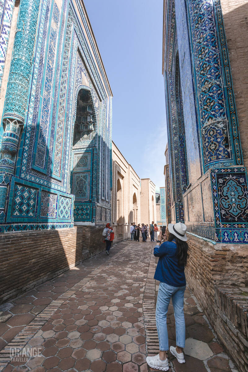 Street in Shakhi-Zinda