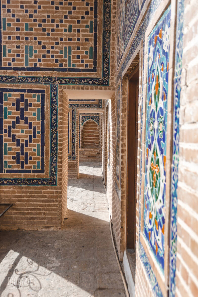 Arcade at the Registan